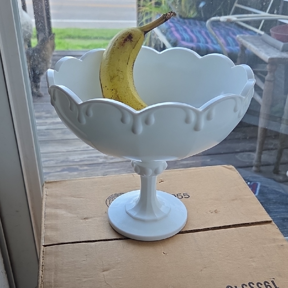 Elegant White Pedestal Bowl Compote Milk Glass. Drip.